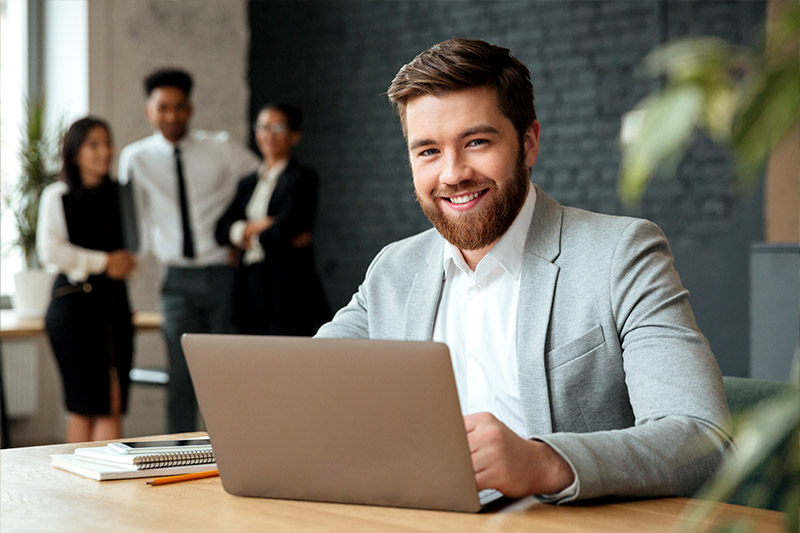 HR consultant advising a business client